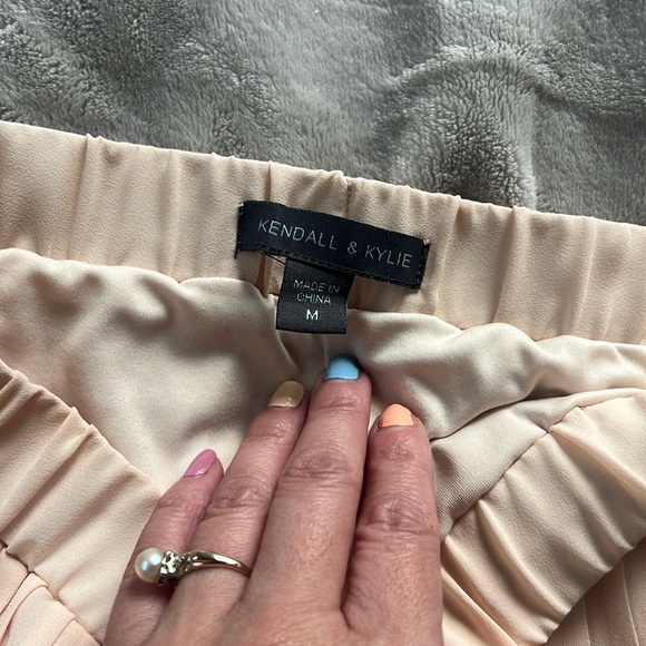 Kendall & Kylie light peach pink skirt - Picture 2 of 6
